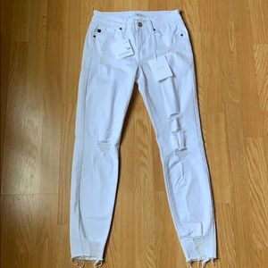 NWT KanCan Distressed Skinny Jeans